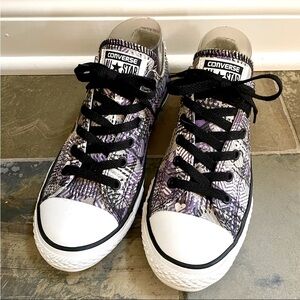 Converse All Star Low Tops•5•Like New•Purple~Lavender~Black~White•Heart Graphic